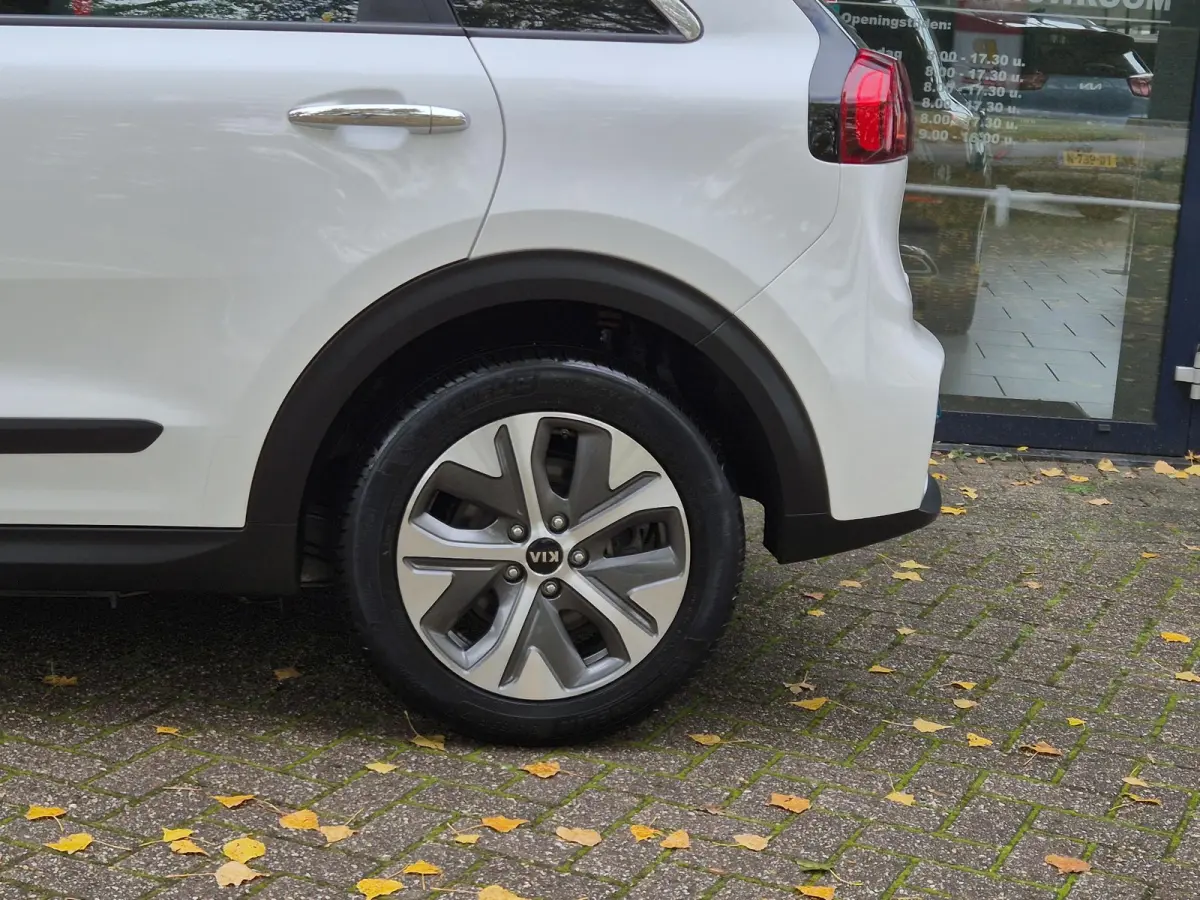 ComfortLine 64 kWh | SOH 98,6% | Trekhaak | Navigatie | PDC + Camera | Climate control | Apple Carplay/Android Auto |