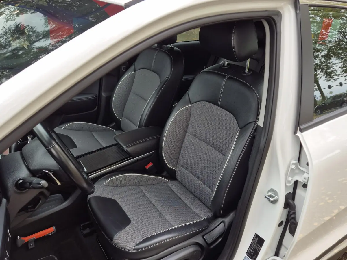 ComfortLine 64 kWh | SOH 98,6% | Trekhaak | Navigatie | PDC + Camera | Climate control | Apple Carplay/Android Auto |
