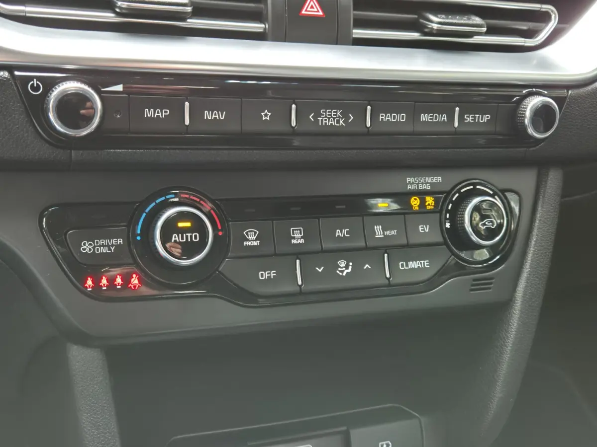 ComfortLine 64 kWh | SOH 98,6% | Trekhaak | Navigatie | PDC + Camera | Climate control | Apple Carplay/Android Auto |
