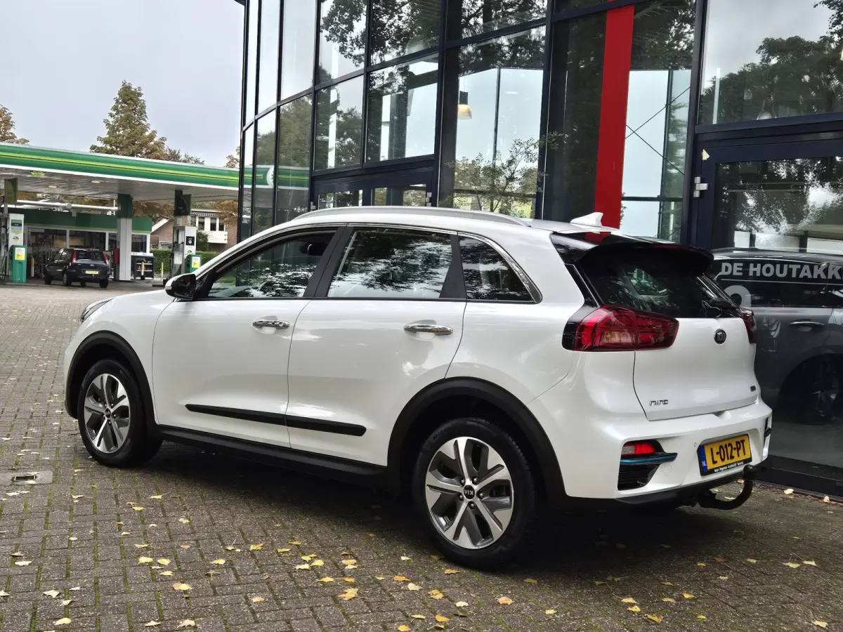 ComfortLine 64 kWh | Trekhaak | Navigatie | PDC + Camera | Climate control | Apple Carplay/Android Auto |