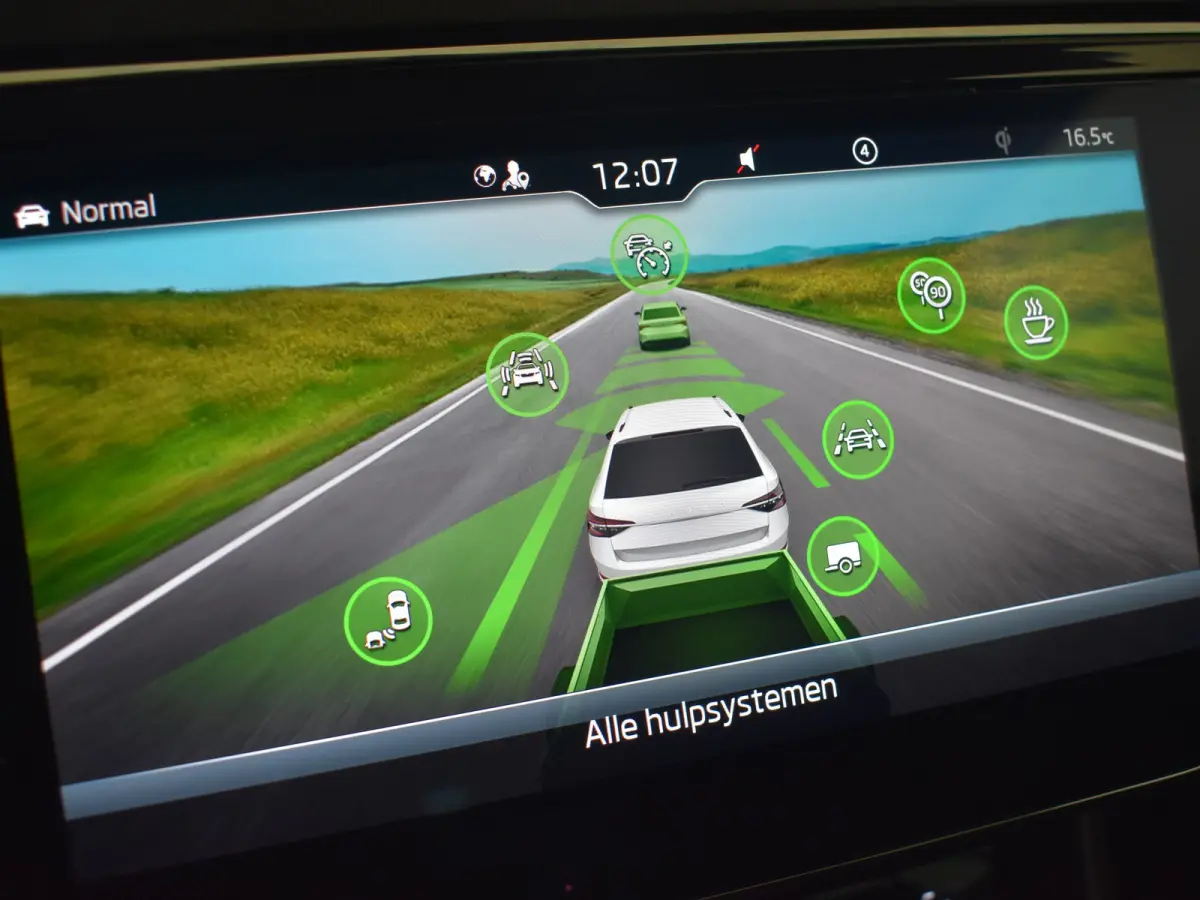 1.4 TSI iV Business Edition Plus | Panorama-dak | SOH 95% | 360gr Camera | Elektr. Trekhaak | Cruise control adaptief | Keyless | Stoel/stuurverwarming | Dodehoek detectie | Navigatie | Appl