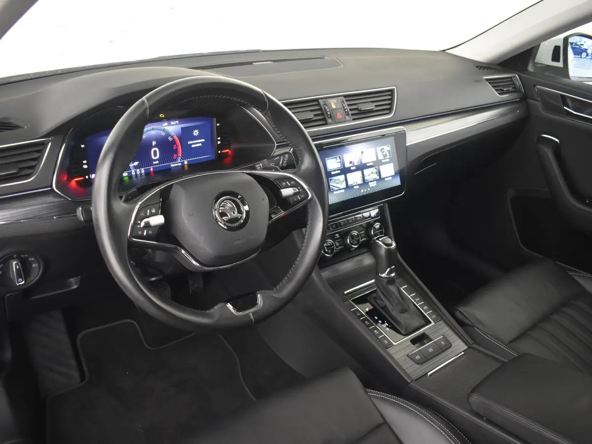 1.4 TSI iV Business Edition Plus | Panorama-dak | SOH 95% | 360gr Camera | Elektr. Trekhaak | Cruise control adaptief | Keyless | Stoel/stuurverwarming | Dodehoek detectie | Navigatie | Appl