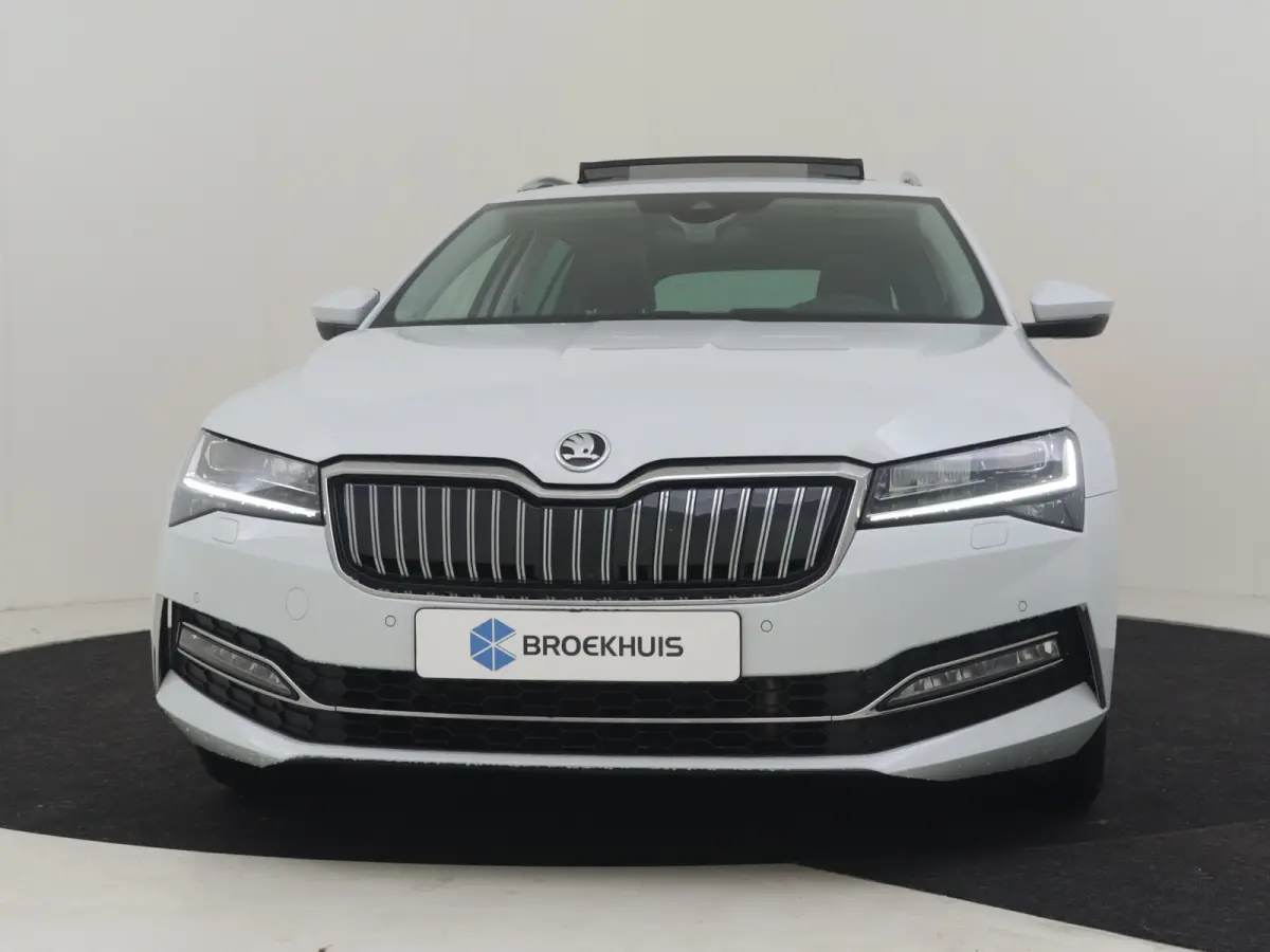 1.4 TSI iV Business Edition Plus | Panorama-dak | SOH 95% | 360gr Camera | Elektr. Trekhaak | Cruise control adaptief | Keyless | Stoel/stuurverwarming | Dodehoek detectie | Navigatie | Appl