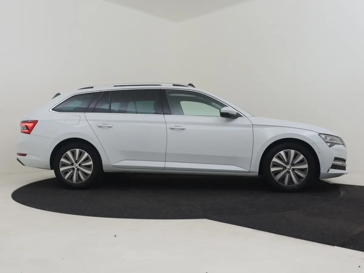 1.4 TSI iV Business Edition Plus | Panorama-dak | SOH 95% | 360gr Camera | Elektr. Trekhaak | Cruise control adaptief | Keyless | Stoel/stuurverwarming | Dodehoek detectie | Navigatie | Appl