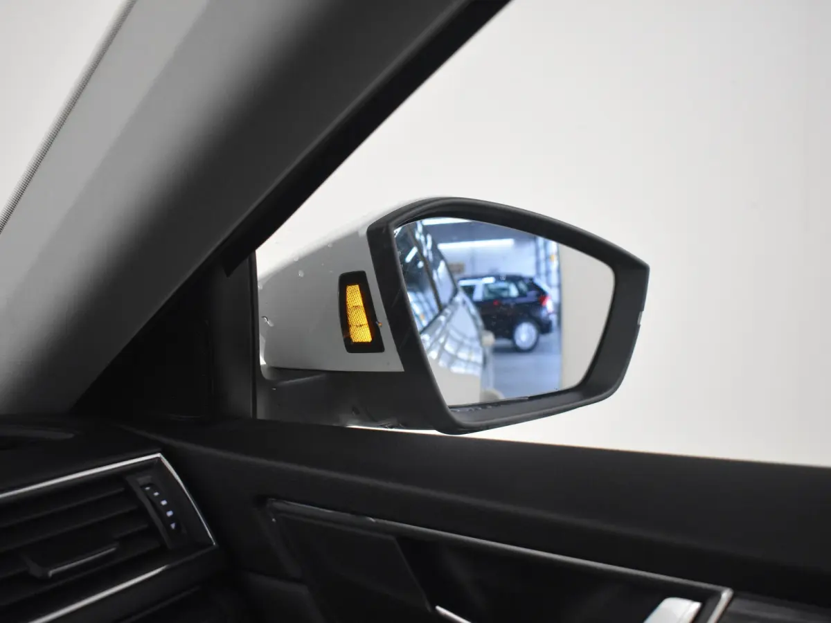 1.4 TSI iV Business Edition Plus | Panorama-dak | SOH 95% | 360gr Camera | Elektr. Trekhaak | Cruise control adaptief | Keyless | Stoel/stuurverwarming | Dodehoek detectie | Navigatie | Appl