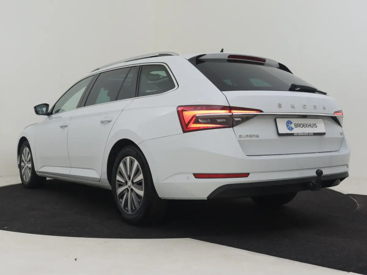 1.4 TSI iV Business Edition Plus | Panorama-dak | SOH 95% | 360gr Camera | Elektr. Trekhaak | Cruise control adaptief | Keyless | Stoel/stuurverwarming | Dodehoek detectie | Navigatie | Appl