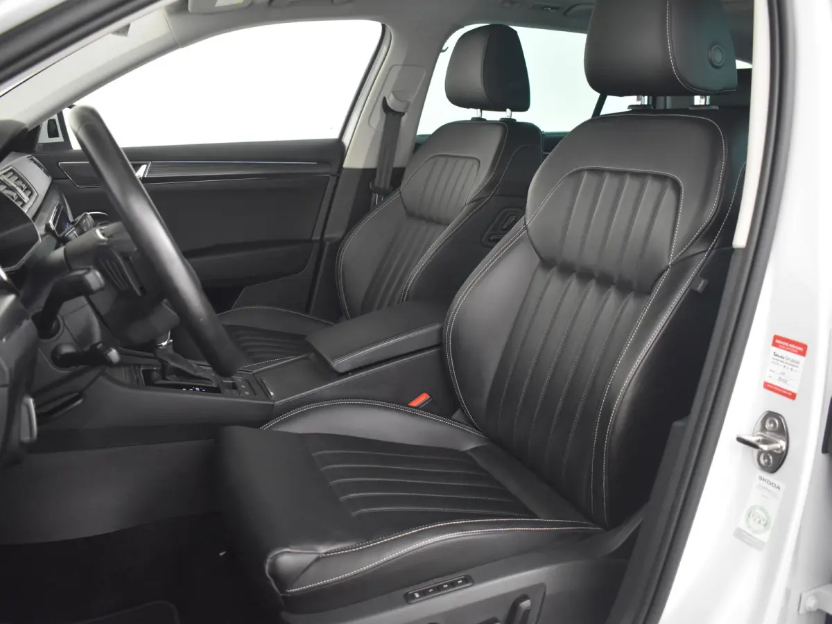 1.4 TSI iV Business Edition Plus | Panorama-dak | SOH 95% | 360gr Camera | Elektr. Trekhaak | Cruise control adaptief | Keyless | Stoel/stuurverwarming | Dodehoek detectie | Navigatie | Appl
