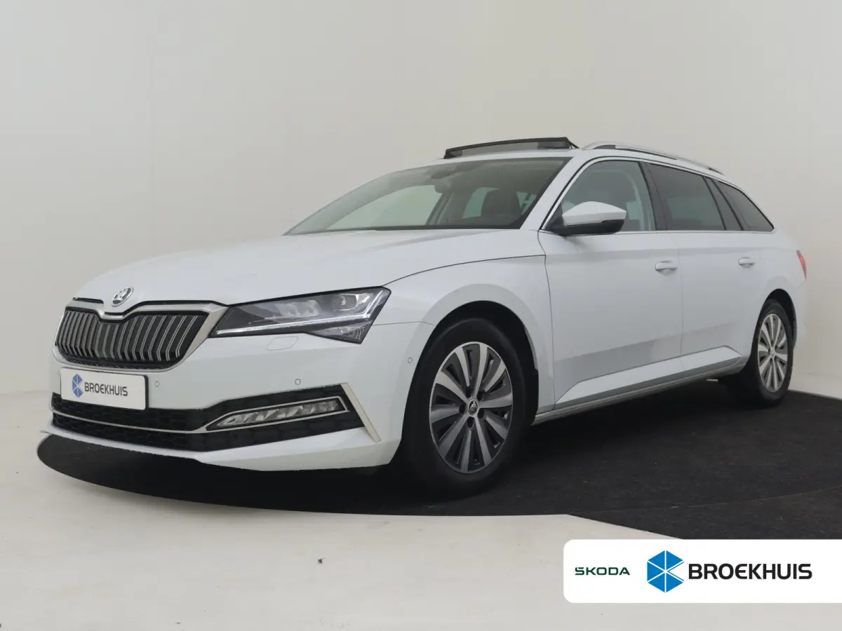 1.4 TSI iV Business Edition Plus | Panorama-dak | SOH 95% | 360gr Camera | Elektr. Trekhaak | Cruise control adaptief | Keyless | Stoel/stuurverwarming | Dodehoek detectie | Navigatie | Appl