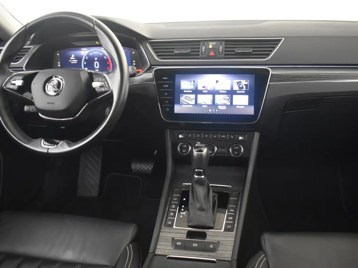 1.4 TSI iV Business Edition Plus | Panorama-dak | SOH 95% | 360gr Camera | Elektr. Trekhaak | Cruise control adaptief | Keyless | Stoel/stuurverwarming | Dodehoek detectie | Navigatie | Appl