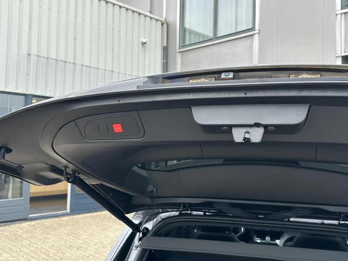 1.6 PHEV 300 4x4 Etoile 301pk | 360° Camera/Nachtzicht/Carplay/Pano/Adapt.Cruise+Stop&Go Systeem/Full Navi
