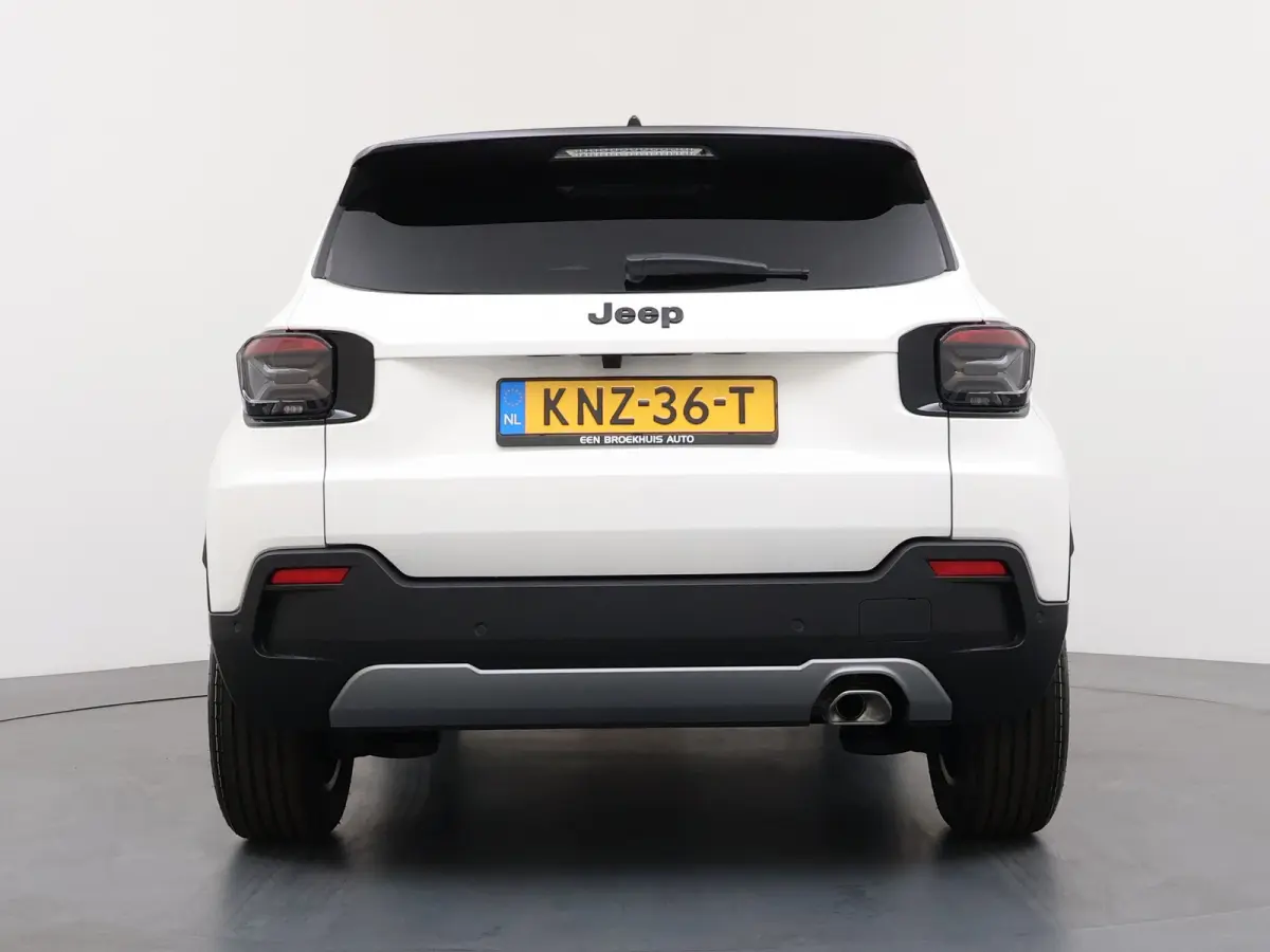 Black Edition 1.2 MHEV | 10,25 inch digitaal configureerbaar instrumentenpaneel | 10,25" Infotainment met draadloos Apple Carplay en Android Auto | Achterbank in delen neerklapbaar (40/60)