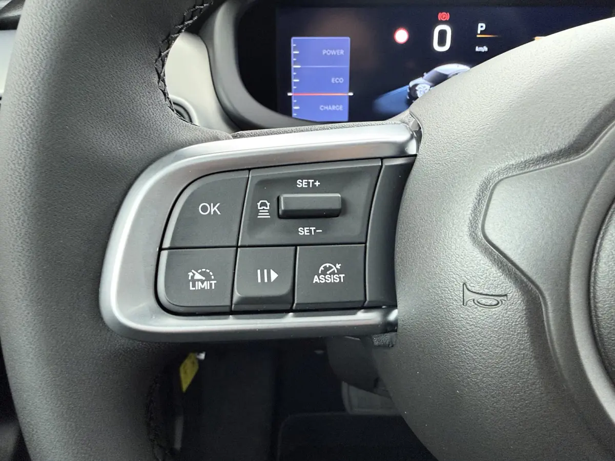 Black Edition 1.2 MHEV | 10,25 inch digitaal configureerbaar instrumentenpaneel | 10,25" Infotainment met draadloos Apple Carplay en Android Auto | Achterbank in delen neerklapbaar (40/60)