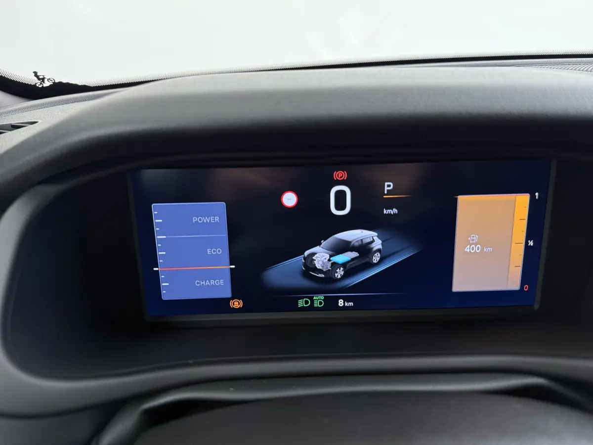 Black Edition 1.2 MHEV | 10,25 inch digitaal configureerbaar instrumentenpaneel | 10,25" Infotainment met draadloos Apple Carplay en Android Auto | Achterbank in delen neerklapbaar (40/60)