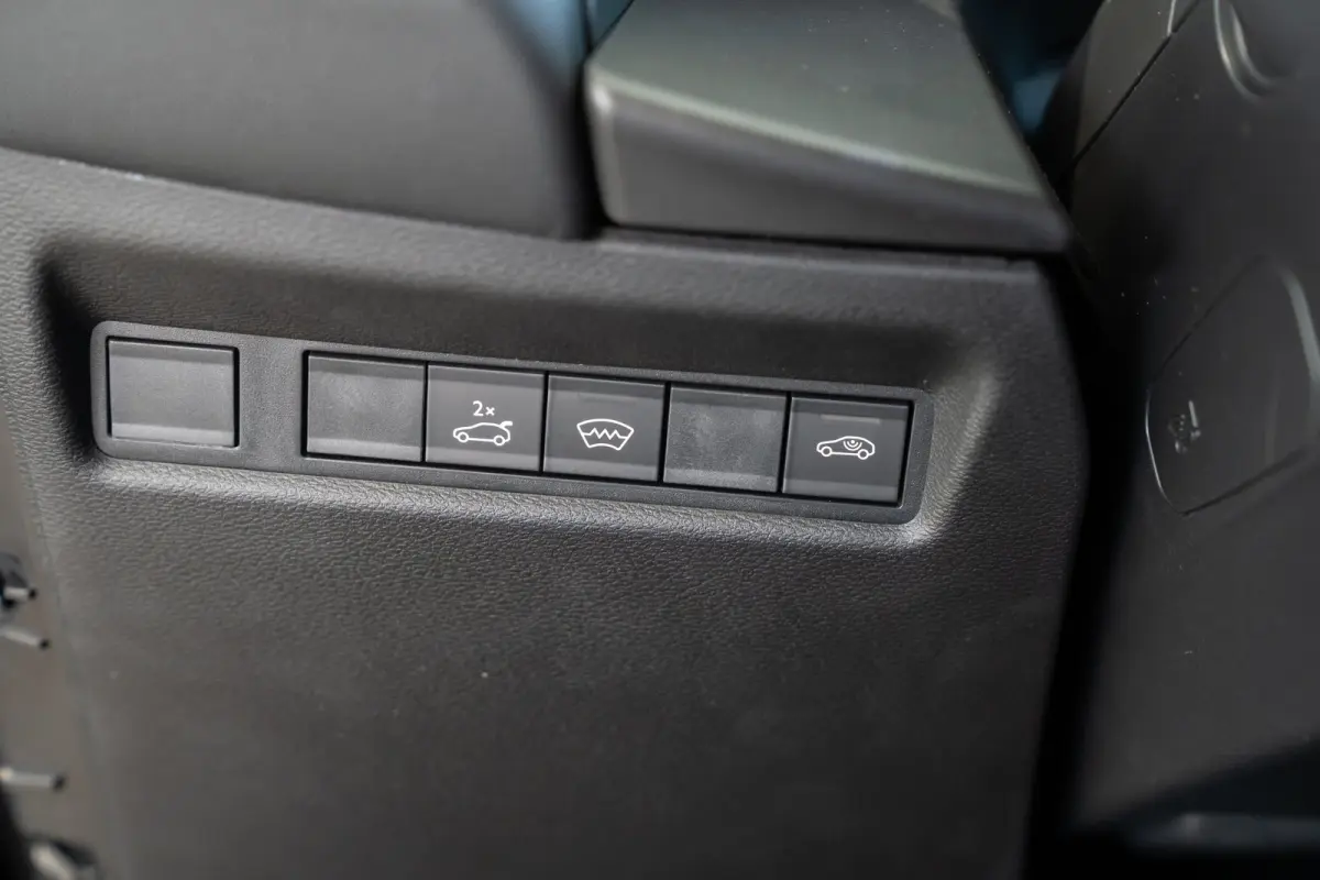 1.2 e-Hybrid First Edition | Tot 8 Jaar Garantie | Schuif-Kanteldak | Lederen bekleding | Focal Sound | Stoel & Stuurwielverwarming |