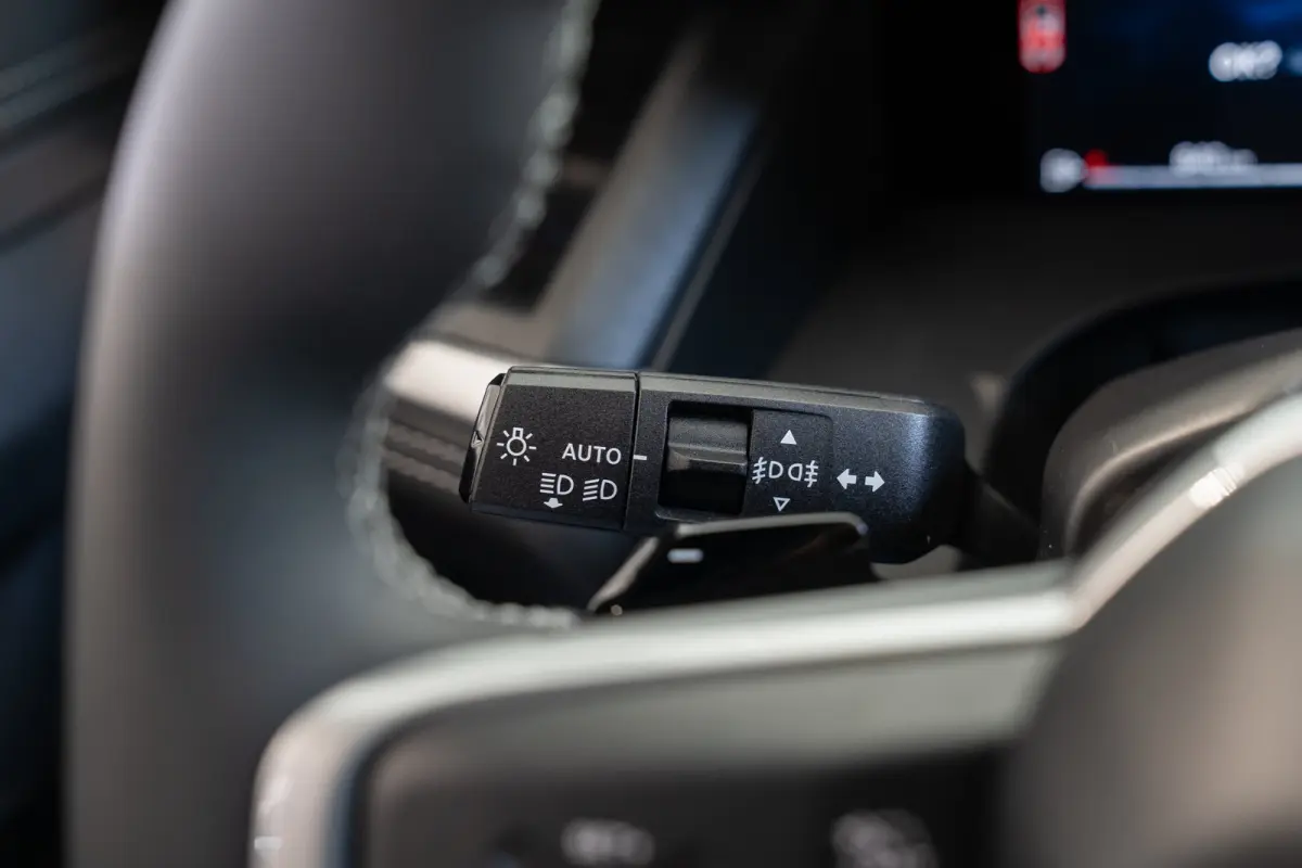 1.2 e-Hybrid First Edition | Tot 8 Jaar Garantie | Schuif-Kanteldak | Lederen bekleding | Focal Sound | Stoel & Stuurwielverwarming |