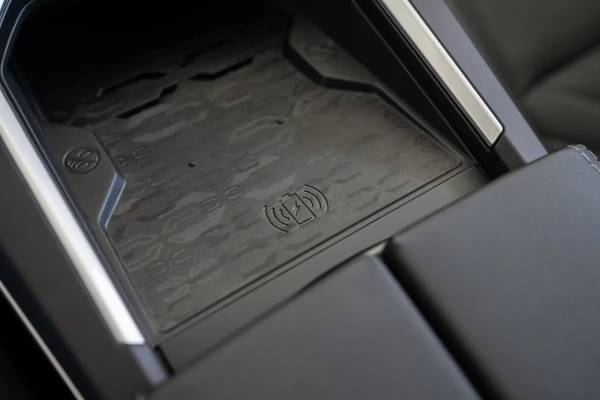 1.2 e-Hybrid First Edition | Tot 8 Jaar Garantie | Schuif-Kanteldak | Lederen bekleding | Focal Sound | Stoel & Stuurwielverwarming |