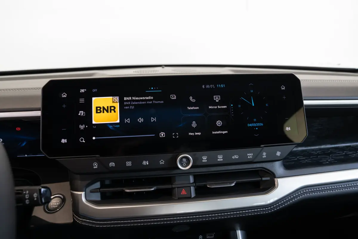 1.2 e-Hybrid First Edition | Tot 8 Jaar Garantie | Schuif-Kanteldak | Lederen bekleding | Focal Sound | Stoel & Stuurwielverwarming |