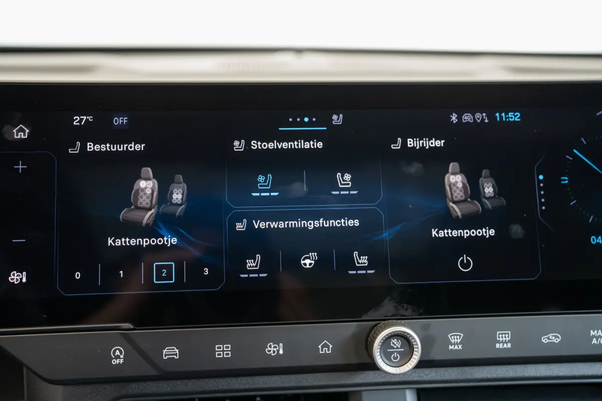 1.2 e-Hybrid First Edition | Tot 8 Jaar Garantie | Schuif-Kanteldak | Lederen bekleding | Focal Sound | Stoel & Stuurwielverwarming |