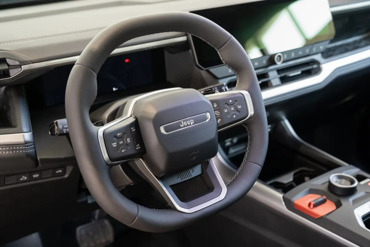1.2 e-Hybrid First Edition | Tot 8 Jaar Garantie | Schuif-Kanteldak | Lederen bekleding | Focal Sound | Stoel & Stuurwielverwarming |