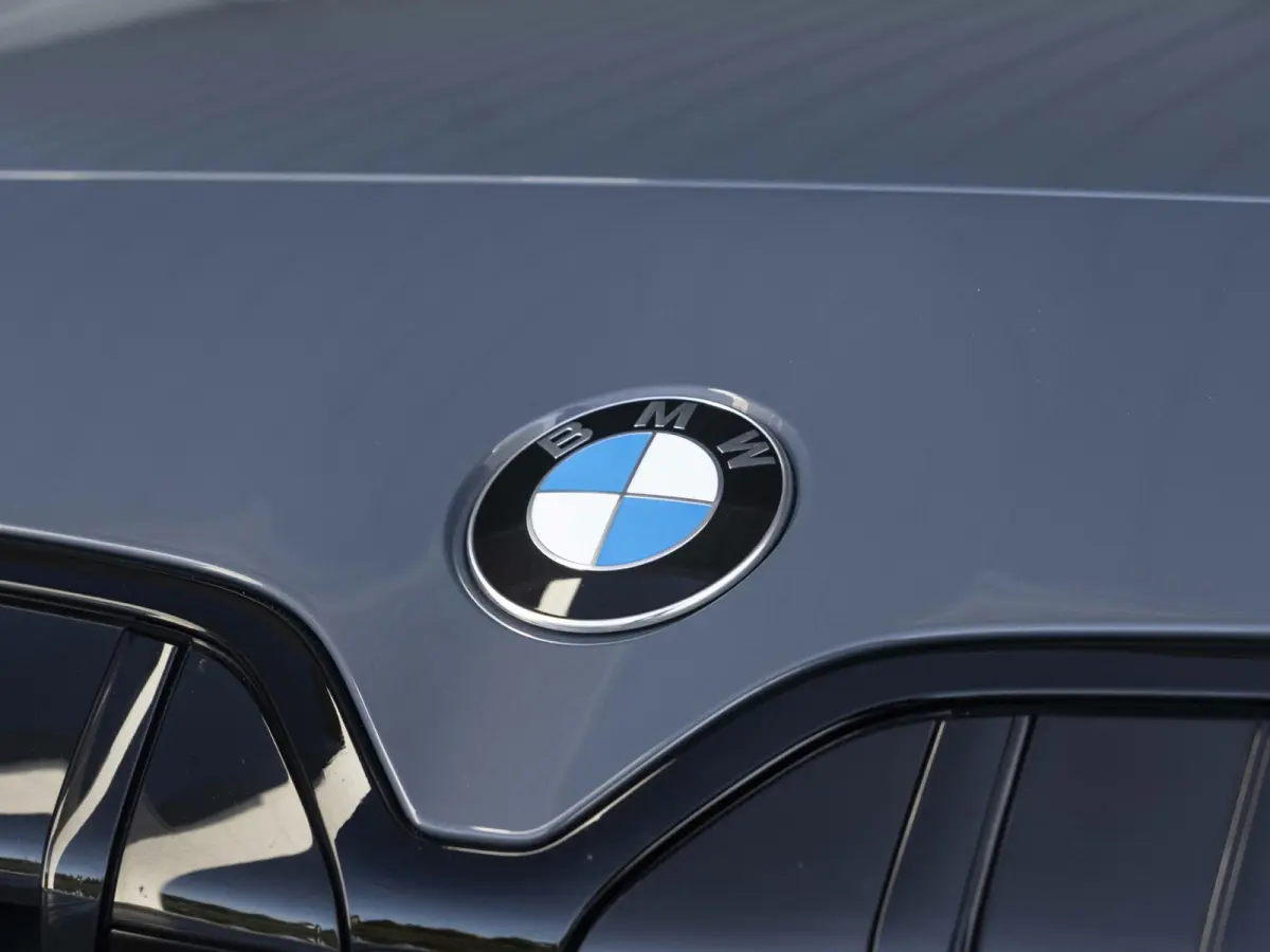 218i | M Sportpakket | Comfort Access | Panoramadak | Driving Assistant Plus | Head Up Display | Adaptief onderstel | Trekhaak