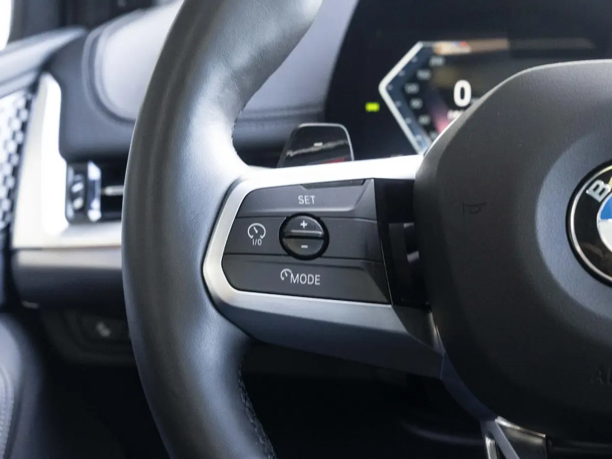 218i | M Sportpakket | Comfort Access | Panoramadak | Driving Assistant Plus | Head Up Display | Adaptief onderstel | Trekhaak