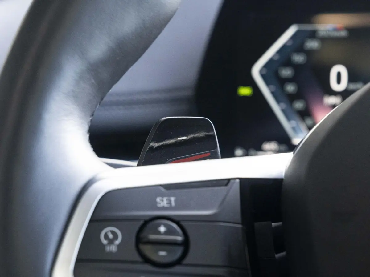 218i | M Sportpakket | Comfort Access | Panoramadak | Driving Assistant Plus | Head Up Display | Adaptief onderstel | Trekhaak