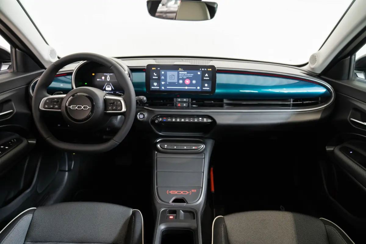 1.2 Hybrid 145PK Icon | Tot 8 Jaar Garantie | Camera | Navigatie | Stoelverwarming | Climate Controle | Apple Carplay & Android Auto |