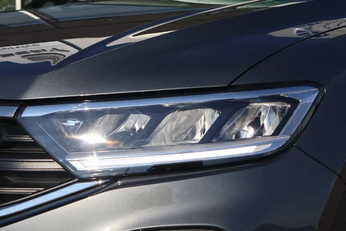 1.0 TSI 115pk Life Edition | Navigatie | PDC | Side Assist | Stoelverwarming