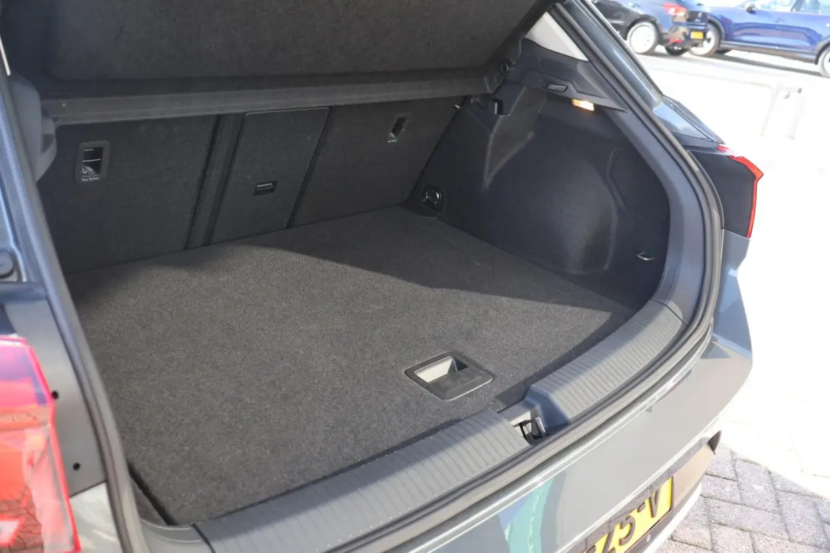 1.0 TSI 115pk Life Edition | Navigatie | PDC | Side Assist | Stoelverwarming