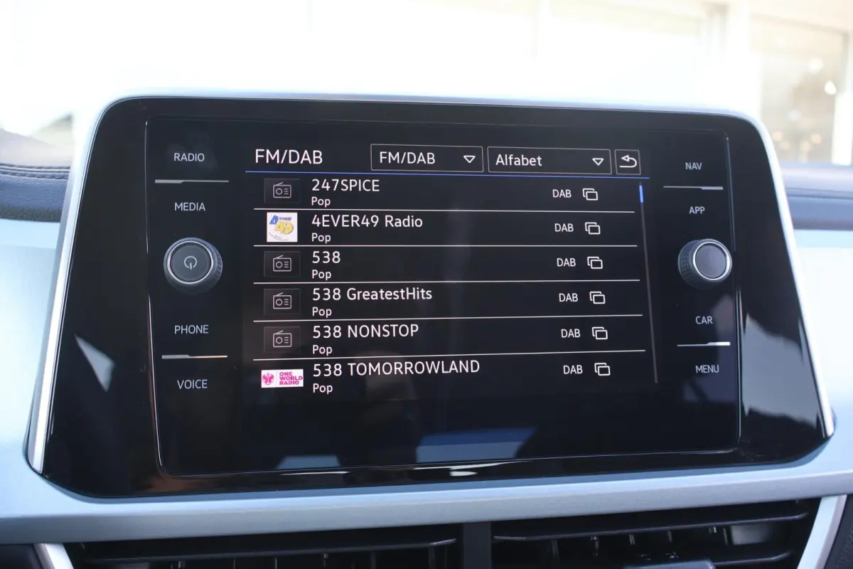 1.0 TSI 115pk Life Edition | Navigatie | PDC | Side Assist | Stoelverwarming