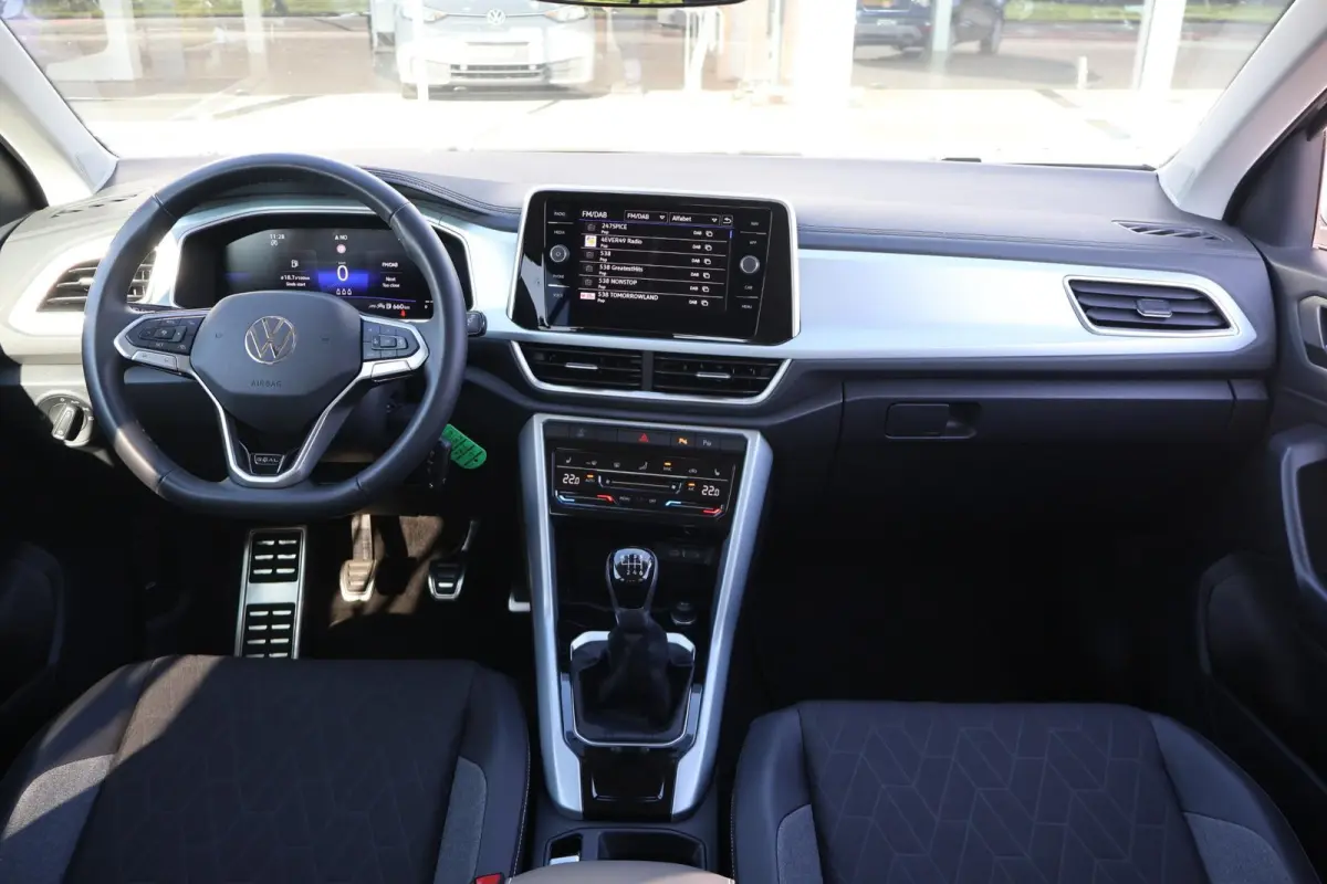 1.0 TSI 115pk Life Edition | Navigatie | PDC | Side Assist | Stoelverwarming