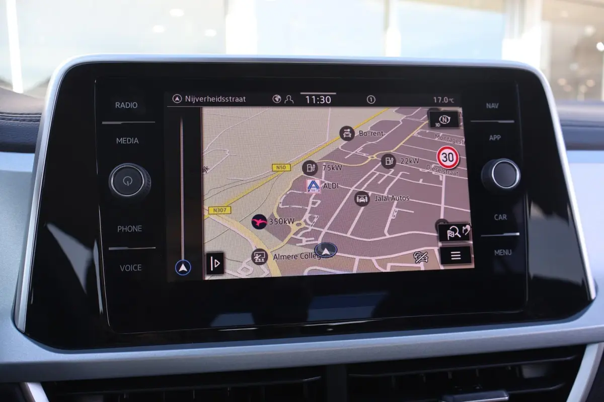 1.0 TSI 115pk Life Edition | Navigatie | PDC | Side Assist | Stoelverwarming