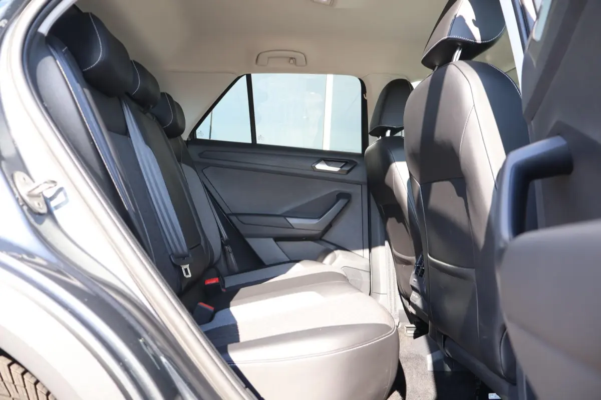 1.0 TSI 115pk Life Edition | Navigatie | PDC | Side Assist | Stoelverwarming
