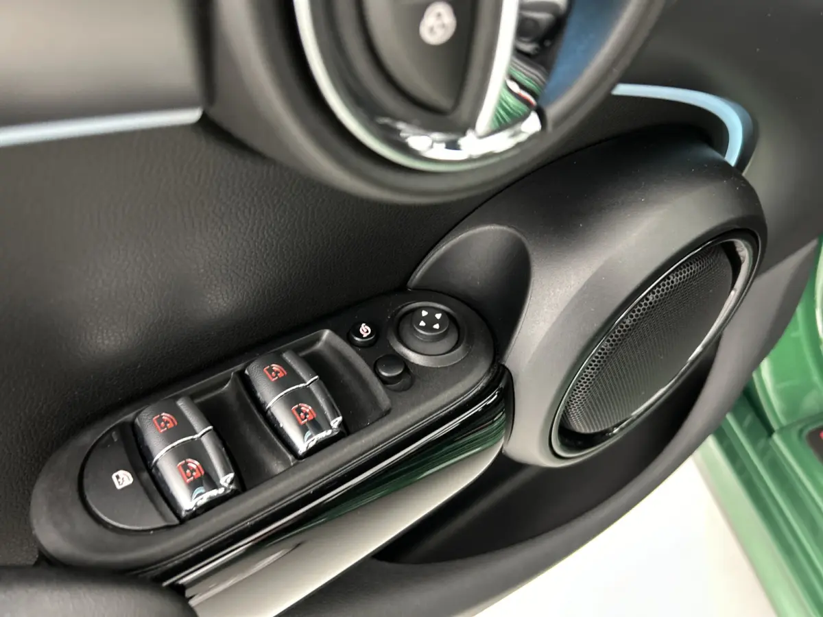 s 2.0 John Cooper Works Pano-dak/JCW-Remm/Camera/Head-up Display
