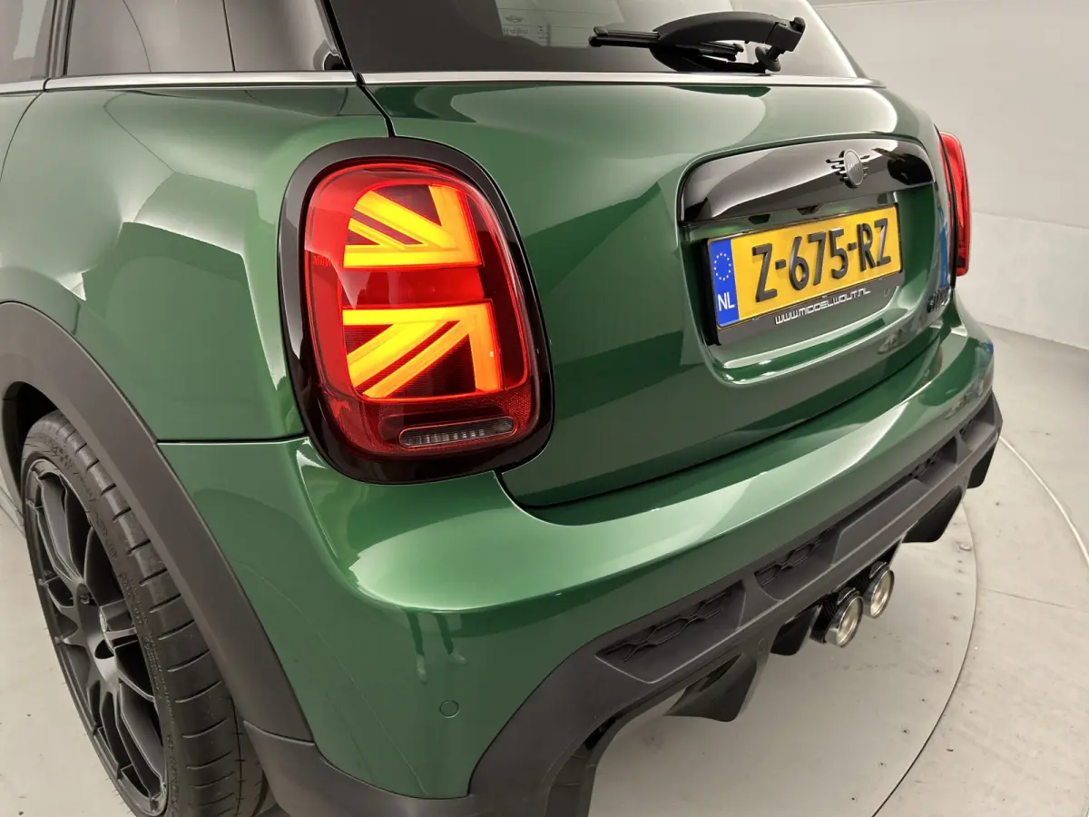 s 2.0 John Cooper Works Pano-dak/JCW-Remm/Camera/Head-up Display