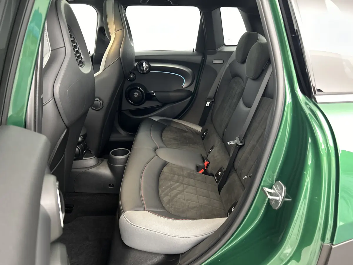 s 2.0 John Cooper Works Pano-dak/JCW-Remm/Camera/Head-up Display