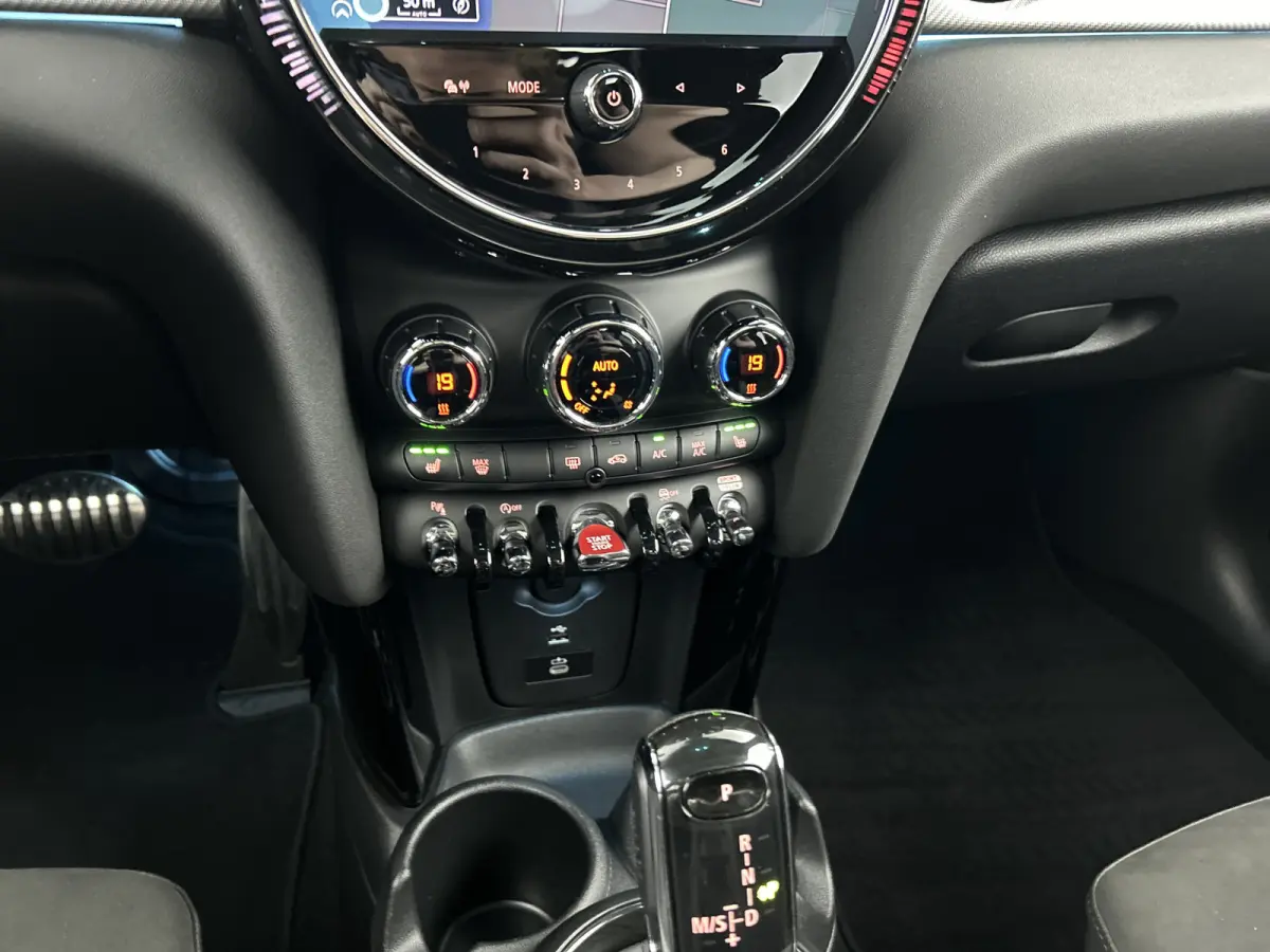 s 2.0 John Cooper Works Pano-dak/JCW-Remm/Camera/Head-up Display