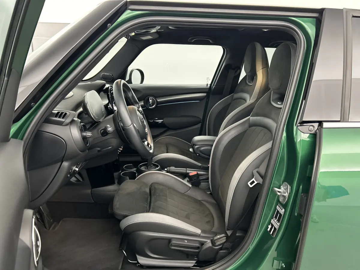 s 2.0 John Cooper Works Pano-dak/JCW-Remm/Camera/Head-up Display
