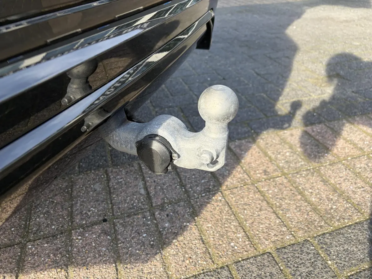 2.0 T8 Plug-in hybrid AWD Plus Black Edition FULL OPTIONS| ELEK. TREKHAAK| LUCHTVERING!| PANO| BOWERS EN WILKINS| MEMORY STOELEN| 360 CAMERA| STOEL + STUURVERWARMING| ACHTERBANK VERWARMD|