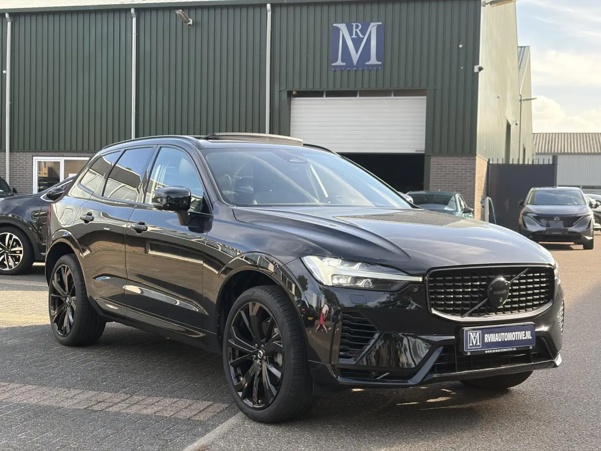 2.0 T8 Plug-in hybrid AWD Plus Black Edition FULL OPTIONS| ELEK. TREKHAAK| LUCHTVERING!| PANO| BOWERS EN WILKINS| MEMORY STOELEN| 360 CAMERA| STOEL + STUURVERWARMING| ACHTERBANK VERWARMD|