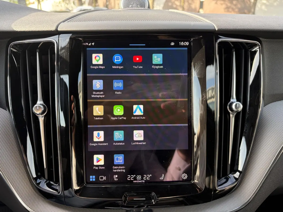 2.0 T8 Plug-in hybrid AWD Plus Black Edition FULL OPTIONS| ELEK. TREKHAAK| LUCHTVERING!| PANO| BOWERS EN WILKINS| MEMORY STOELEN| 360 CAMERA| STOEL + STUURVERWARMING| ACHTERBANK VERWARMD|