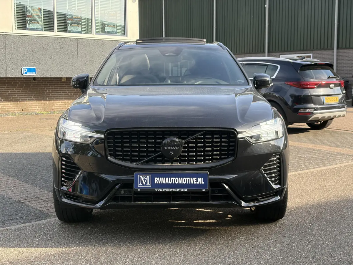 2.0 T8 Plug-in hybrid AWD Plus Black Edition FULL OPTIONS| ELEK. TREKHAAK| LUCHTVERING!| PANO| BOWERS EN WILKINS| MEMORY STOELEN| 360 CAMERA| STOEL + STUURVERWARMING| ACHTERBANK VERWARMD|