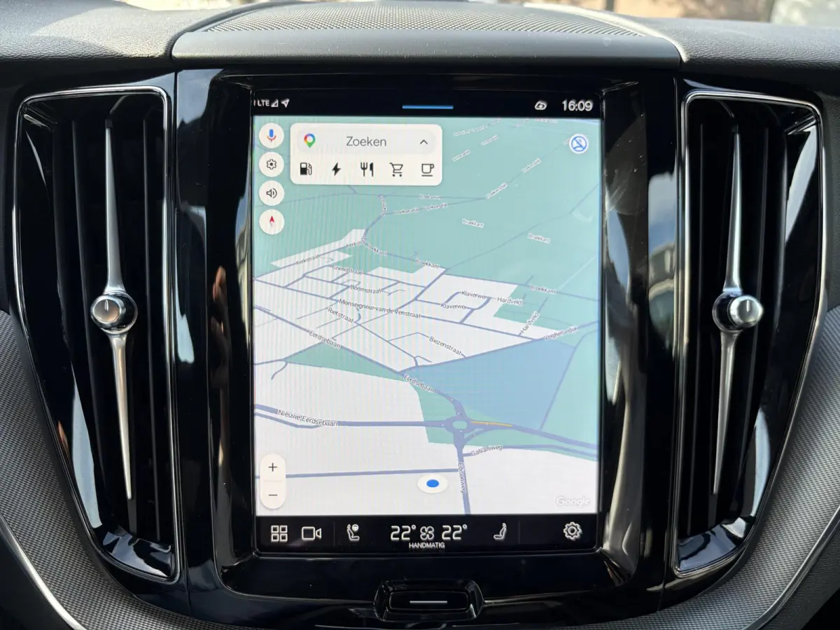 2.0 T8 Plug-in hybrid AWD Plus Black Edition FULL OPTIONS| ELEK. TREKHAAK| LUCHTVERING!| PANO| BOWERS EN WILKINS| MEMORY STOELEN| 360 CAMERA| STOEL + STUURVERWARMING| ACHTERBANK VERWARMD|