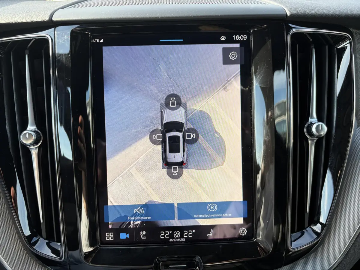 2.0 T8 Plug-in hybrid AWD Plus Black Edition FULL OPTIONS| ELEK. TREKHAAK| LUCHTVERING!| PANO| BOWERS EN WILKINS| MEMORY STOELEN| 360 CAMERA| STOEL + STUURVERWARMING| ACHTERBANK VERWARMD|