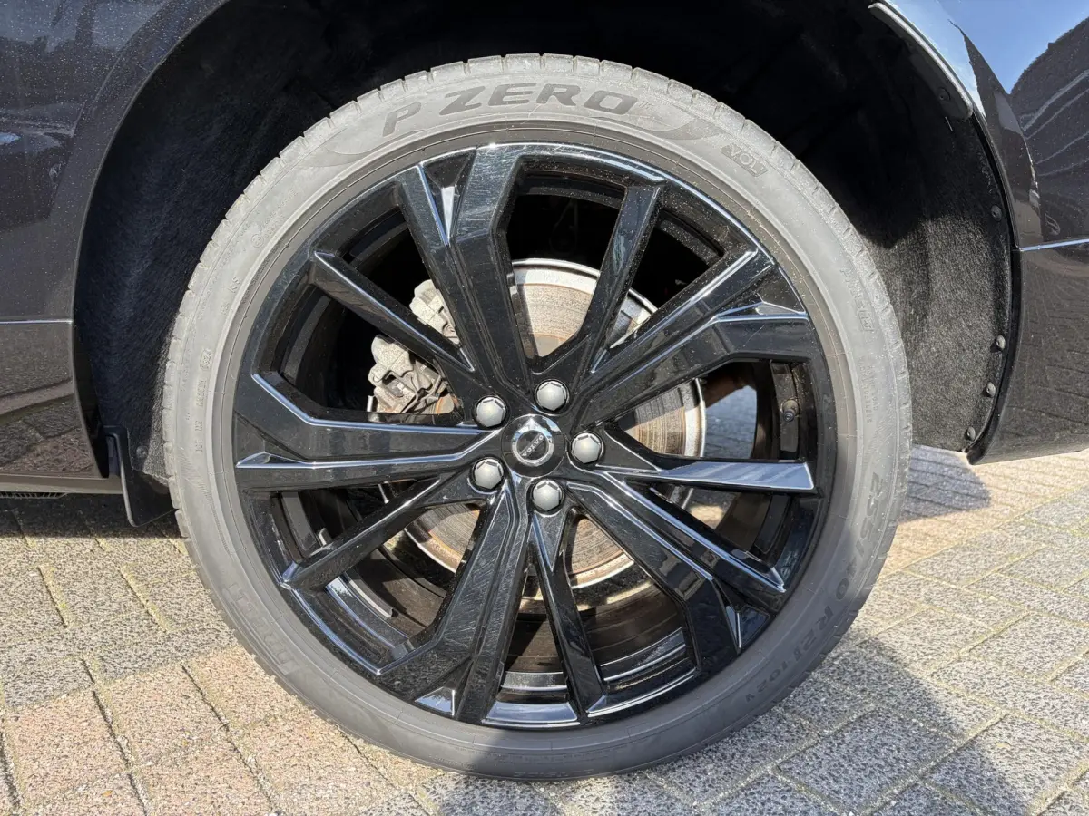 2.0 T8 Plug-in hybrid AWD Plus Black Edition FULL OPTIONS| ELEK. TREKHAAK| LUCHTVERING!| PANO| BOWERS EN WILKINS| MEMORY STOELEN| 360 CAMERA| STOEL + STUURVERWARMING| ACHTERBANK VERWARMD|