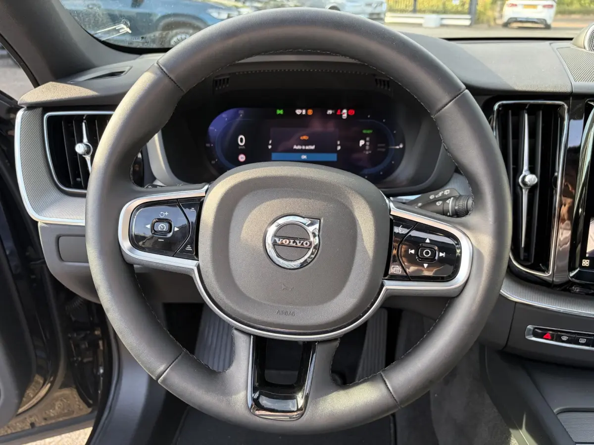 2.0 T8 Plug-in hybrid AWD Plus Black Edition FULL OPTIONS| ELEK. TREKHAAK| LUCHTVERING!| PANO| BOWERS EN WILKINS| MEMORY STOELEN| 360 CAMERA| STOEL + STUURVERWARMING| ACHTERBANK VERWARMD|