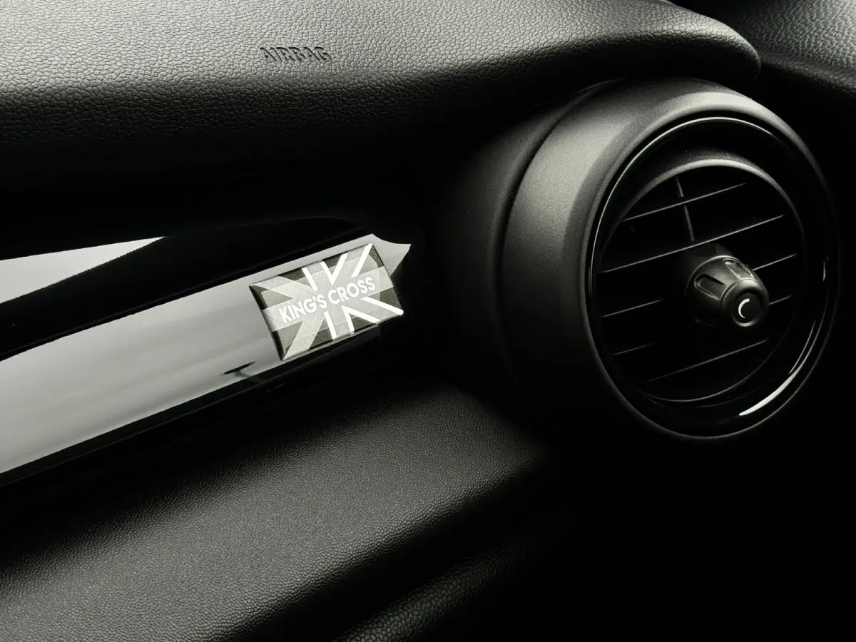 1.5 Cooper | John Cooper Works | Kings Cross | Sfeerverlichting | Dealer onderhouden | Navi | Bluetooth | Clima