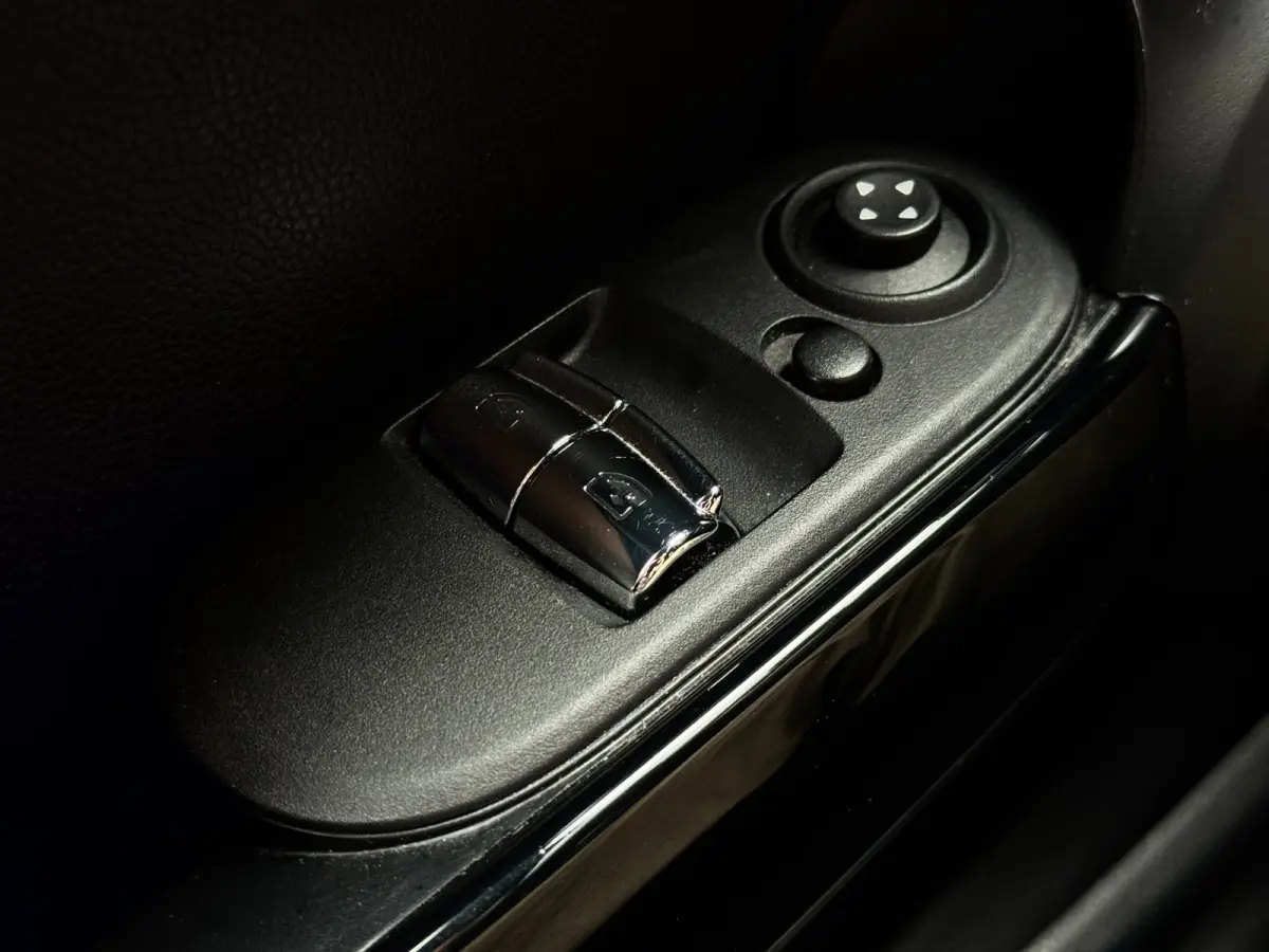 1.5 Cooper | John Cooper Works | Kings Cross | Sfeerverlichting | Dealer onderhouden | Navi | Bluetooth | Clima