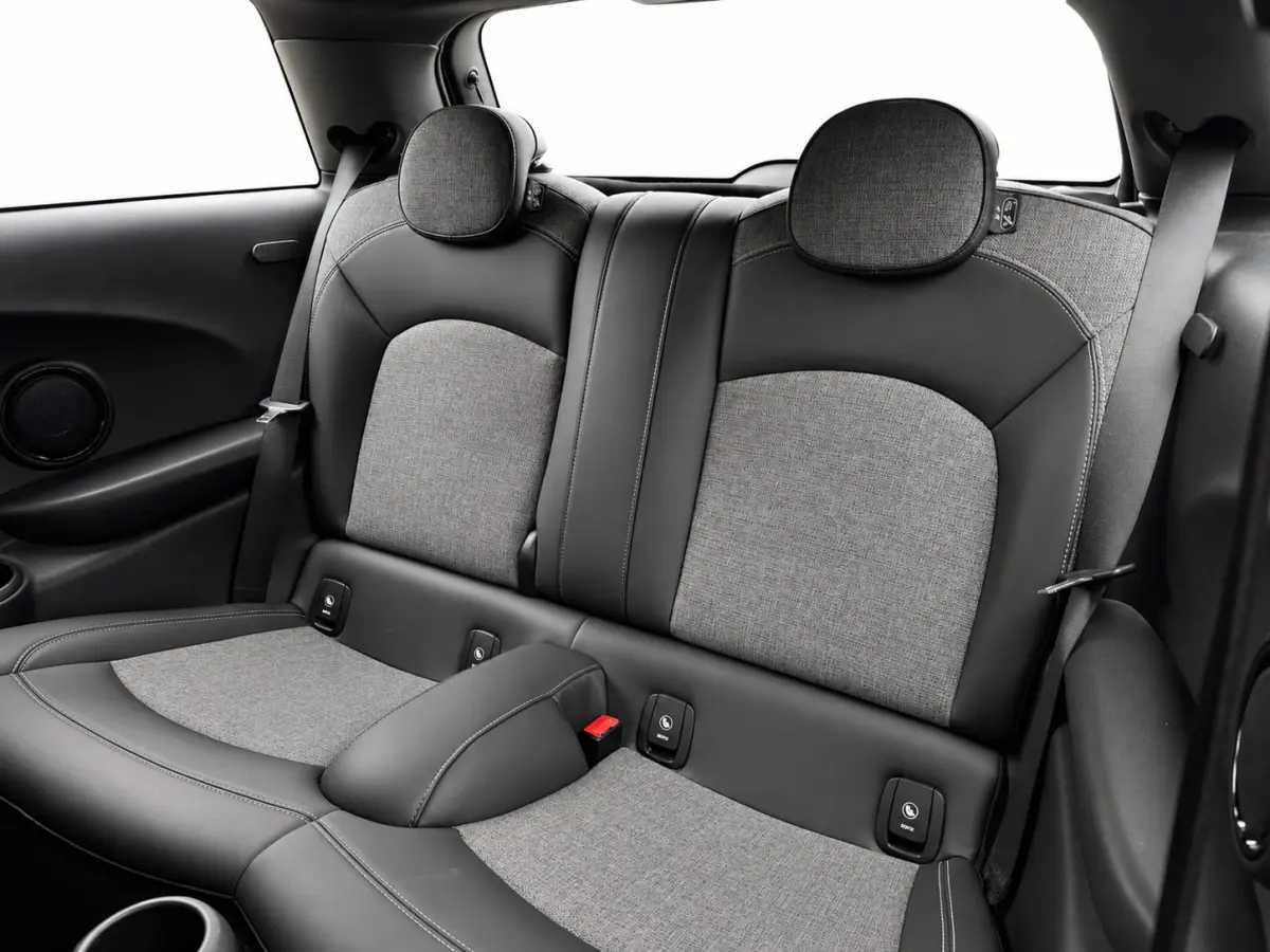 1.5 Cooper | John Cooper Works | Kings Cross | Sfeerverlichting | Dealer onderhouden | Navi | Bluetooth | Clima