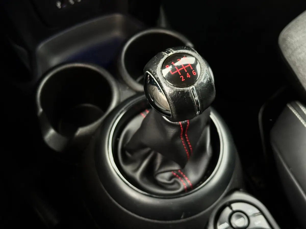 1.5 Cooper | John Cooper Works | Kings Cross | Sfeerverlichting | Dealer onderhouden | Navi | Bluetooth | Clima